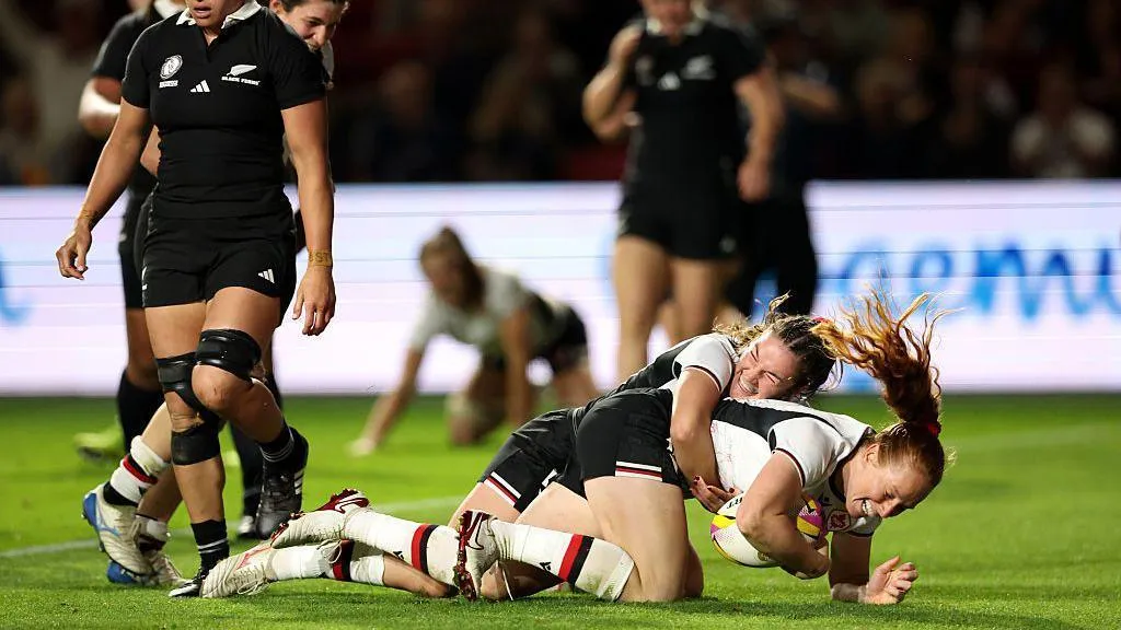 Sensational Canada overwhelm Kiwi side to make showdown